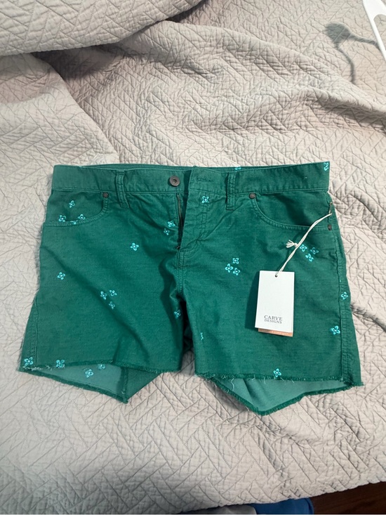 Carve Designs Pants - Carve Designs Oahu 4" Jade Embroidered Shorts